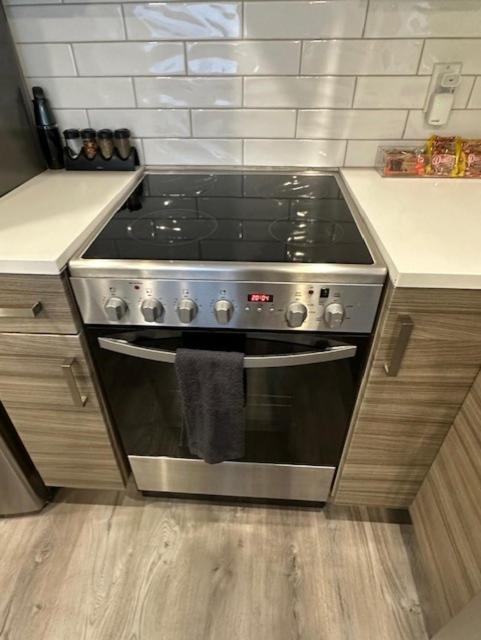 Bright And Cozy Modern Home In Vancouver - Central To Yvr-Downtown - Free Private Parking Exteriör bild